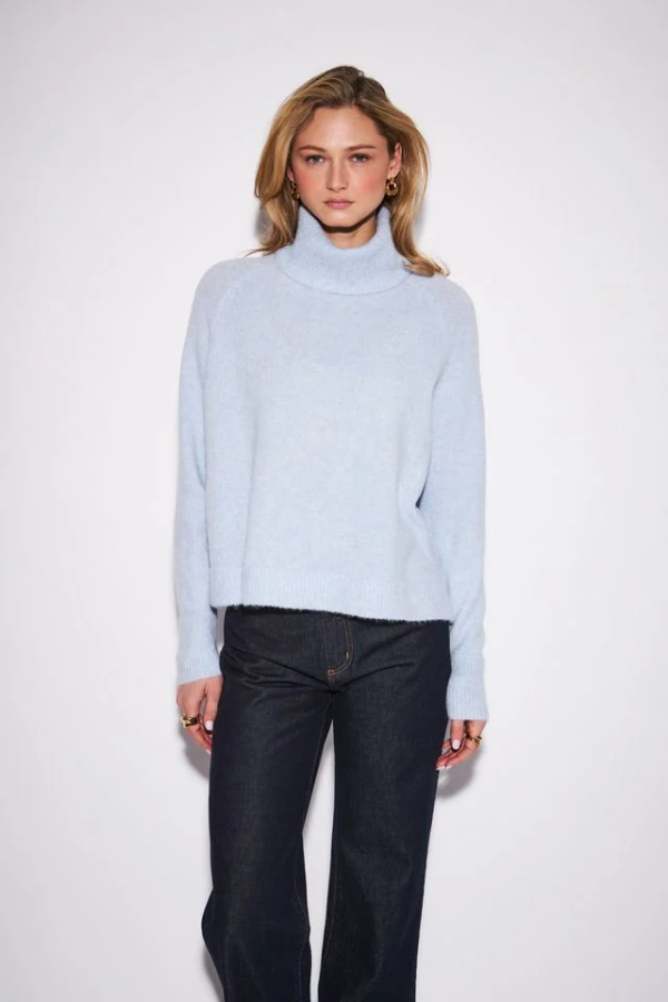 Emmet Turtleneck Sweater | Sky Blue
