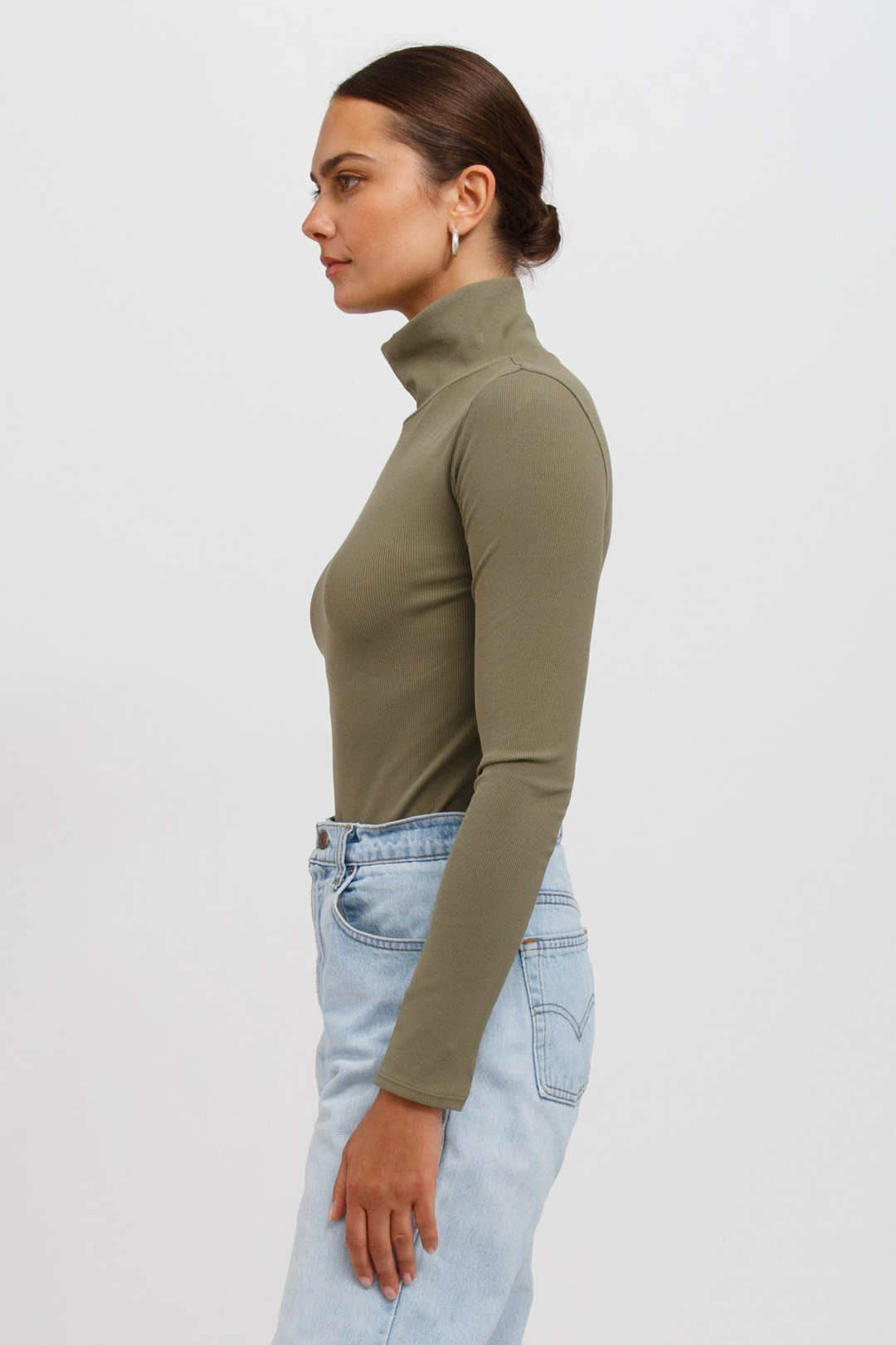 RIBBED LONG SLEEVE TURTLENECK | OLIVE