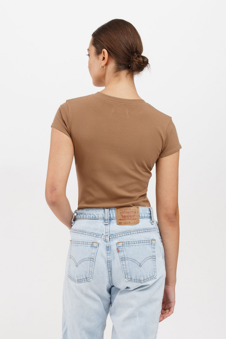 RIBBED FITTED TEE | FAWN