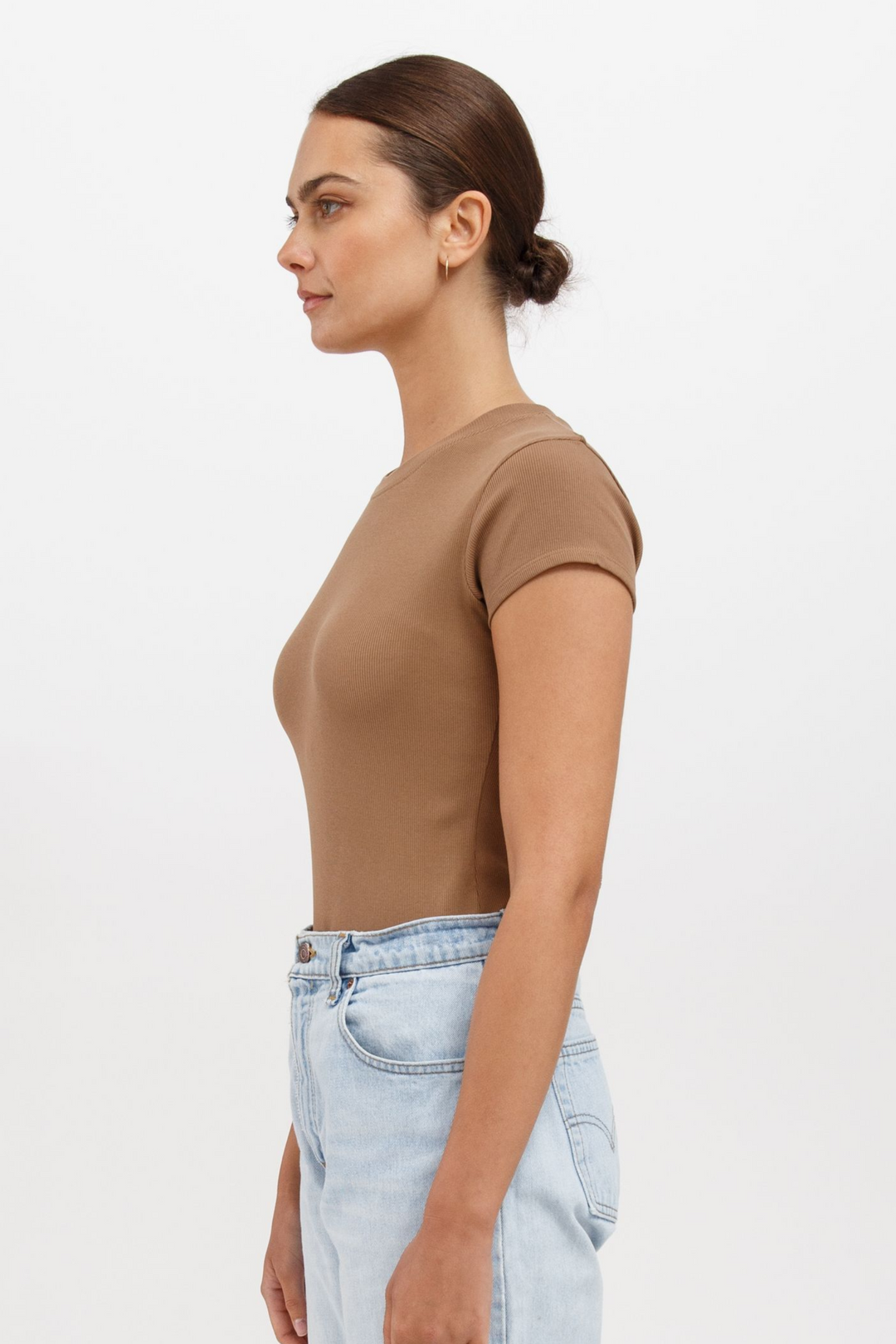 RIBBED FITTED TEE | FAWN