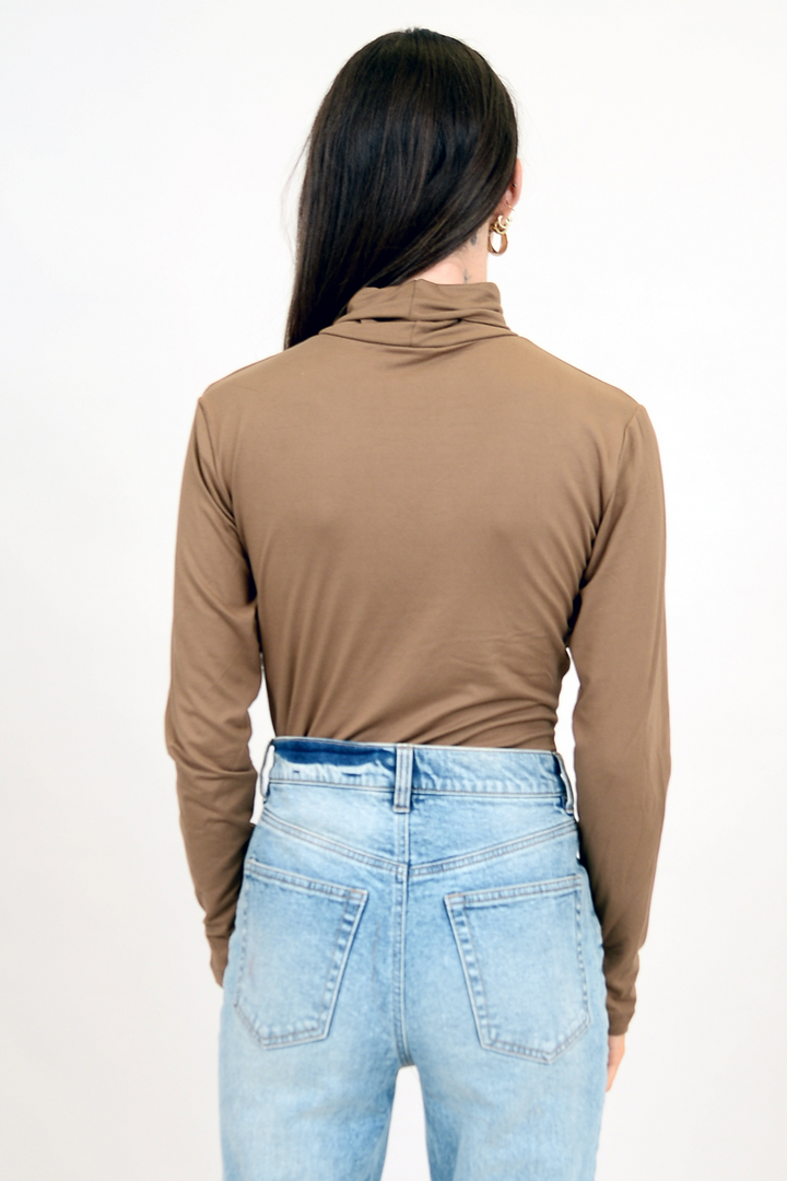 Sarah Super Soft Turtleneck | Walnut