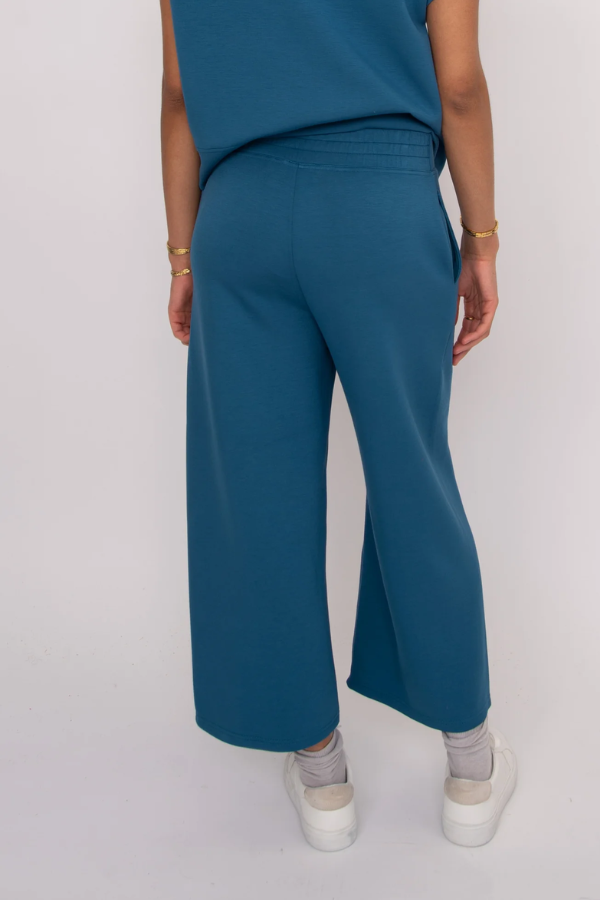 Scuba Soft Knit Victoria Cropped Pant | Boarder Blue